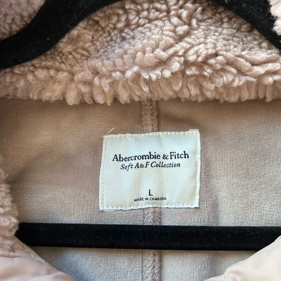 Abercrombie & Fitch Sherpa Fleece Full Zip Jacket. Teddy bear. Oversized. Cozy. - Picture 7 of 15